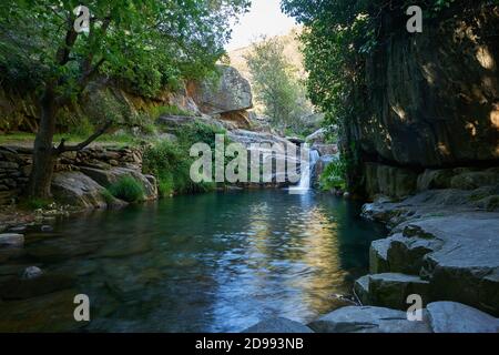 Drave cascata cascata in Arouca Serra da Freita, Portogallo Foto Stock