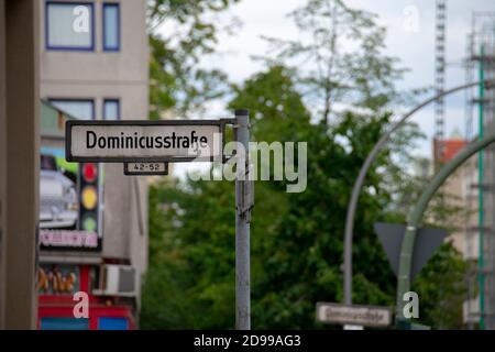 Insegna Dominicusstrasse a Schoneberg Berlino Foto Stock