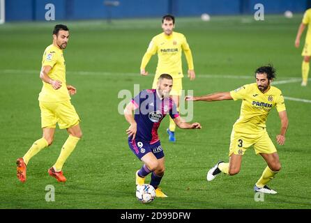 SHON Weissman di Valladolid e Raul Albiol di Villarreal CF Nel corso del campionato spagnolo la Liga calcio mach tra Villarreal E Valladolid C. Foto Stock