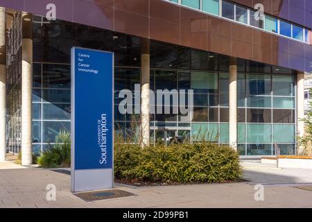 L'Università di Southampton Center for Cancer Immunology presso il Southampton General Hospital, Southampton, Hampshire, Inghilterra, Regno Unito Foto Stock