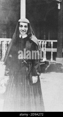 1946, CALCUTTA, INDIA: LA MADRE TERESA DI CALCUTTA (nata Agnes Gonxha Bojaxhiu, Skopje 1910 - Calcutta, India 1997), di 36 anni, direttore della scuola per bambini - PREMIO NOBEL per LA PACE nel 1979 - beato - beata - Beata - chiesa cattolica - Chiesa cattolica - religione - ritratto - ritratto - celebrità personalità da giovane giovani - celebrità personalità quando era giovane - colletto - colletto - santo - santa - santi - santità - Madre TERESA DI CALCUTTA ---- Archivio GBB Foto Stock