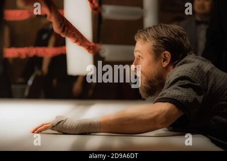 DATA DI RILASCIO: 6 novembre 2020 TITOLO: Jungleland CASA DI PRODUZIONE: Netflix REGISTA: Max Winkler TRAMA: Due fratelli cercano di sfuggire alle loro circostanze viaggiando attraverso il paese per un no Hols barred boxing match che diventa una lotta per le loro vite. CON LA STELLA: Charlie Hunnam. (Immagine di credito: © Paramount Pictures/Entertainment Pictures) Foto Stock