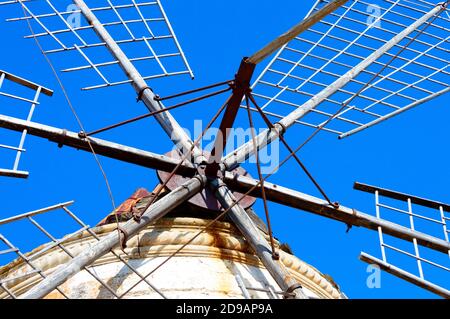 Particolare di un antico mulino a vento utilizzato nel sale di Trapani padelle Foto Stock