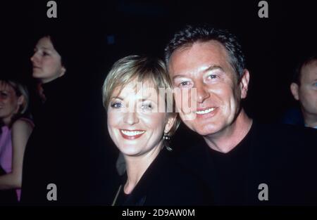 Ulla Kock am Brak und Theo Baltz (?) Bei der Premiere von 'TV total', der Show von und mit Stefan Raab in Köln, Deutschland 1999. Foto Stock