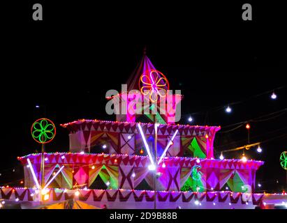 Lampade per paralumi artigianali in fiera di diwali Foto Stock