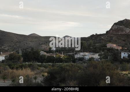 Nella valle di Almanzora, Cantoria, con belle case antiche e ulivi, aranci e limoni Foto Stock