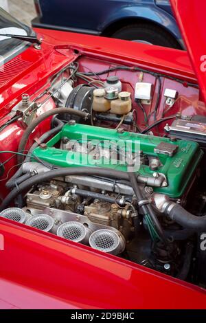 Italia, Lombardia, Alfa Romeo GT 1300 Junior Car Engine al Motor Show Foto Stock