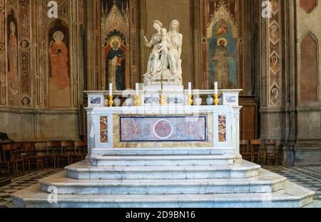 Firenze, Italia - 13 febbraio 2019: Chiesa Orsanmichele, l'altare di Sant'Anna Foto Stock