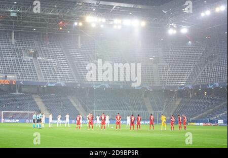 Minuto di silenzio per le vittime degli attacchi terroristici di Vienna nella partita FC SALZBURG - FC BAYERN MUENCHEN 2-6 di calcio UEFA Champions League tappa di gruppo nella stagione 2020/2021 a Salisburgo, Austria, 3 novembre 2020. © Peter Schatz / Alamy Live News importante: Agenzie di stampa nazionali e internazionali SOLO per uso editoriale Foto Stock