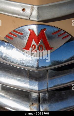 Kazakhstan, Ust-Kamenogorsk - 31 agosto 2020. Dettaglio della vecchia automobile sovietica Gaz-M20 Pobeda. Auto d'epoca. Foto Stock