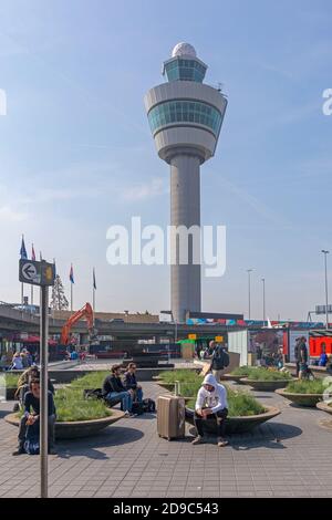 Amsterdam, Paesi Bassi - 14 maggio 2018: Torre di controllo all'aeroporto Schiphol di Amsterdam, Olanda. Foto Stock