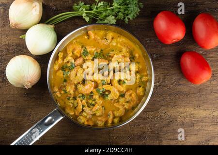 Gastronomia brasiliana. Muqueca di gamberi. Deliziosa cucina del nord-est del Brasile Foto Stock