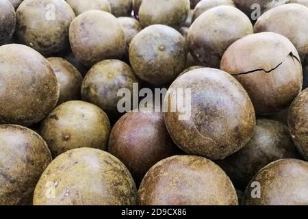 Un mucchio di luo han guo di frutta di monaco essiccata Foto Stock