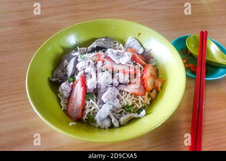 Semplice senza fronzoli Sarawak kolok mee, cibo popolare in Malesia Foto Stock