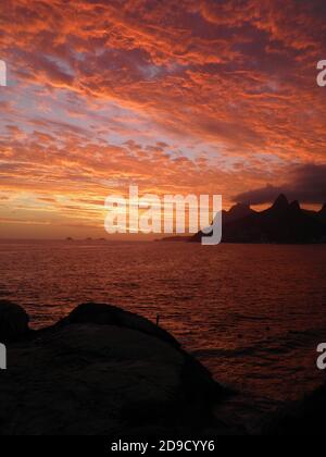 Fantastico tramonto ad Arpoador, Rio de Janeiro Brasile Foto Stock