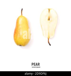 Frutta di pera su sfondo bianco. Raccolta di frutti di pera interi e tagliati a fette. Foto Stock