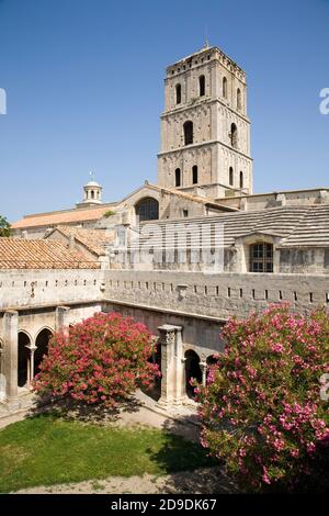 Geografia / viaggio, Francia, Provenza-Alpi-Côte Azzurra, Arles, monastero di San Trophime in Arles, diritti-aggiuntivi-clearance-Info-non-disponibile Foto Stock