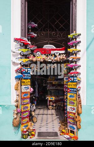 Cuba, Sancti Spiritus, Sancti Spiritus, negozio di souvenir Foto Stock