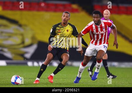 Joao Pedro di Watford e Mikel John OBI di Stoke City - Watford contro Stoke City, Sky Bet Championship, Vicarage Road, Watford, Regno Unito - 4 novembre 2020 solo uso editoriale - si applicano le restrizioni DataCo Foto Stock