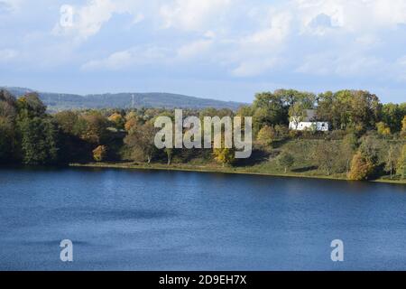 Autunno a Weinfelder Maar Foto Stock