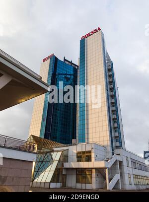 Odessa, Ucraina - 10 settembre 2018: Vista dell'Hotel Odessa nel porto marittimo passeggeri sul Mar Nero Foto Stock