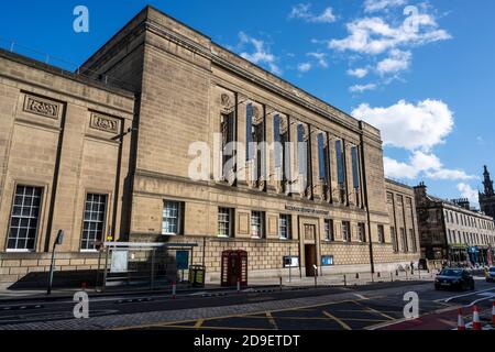 Biblioteca Nazionale di Scozia edificio sul ponte George IV a Edimburgo, Scozia, Regno Unito Foto Stock