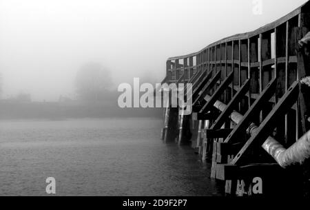 Foto in bianco e nero del ponte di shoreham Foto Stock