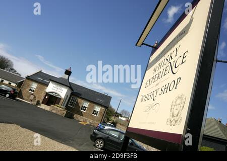 Kirkoswald, Whisky Experience, Ayrshire, Scozia, Regno Unito. Situato nella vecchia scuola del villaggio a Kirkoswald, a meno di un'ora a sud di Glasgow. Foto Stock