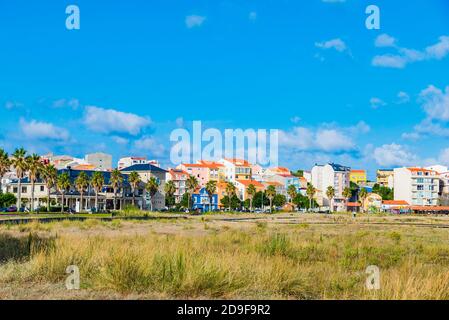 Passeggiata del villaggio di Cariño. Si trova sulla costa nord della provincia, nell'estuario di Ortigueira, essendo Capo Ortegal uno dei suoi più Foto Stock