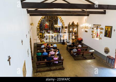 Interno del santuario. Santo André de Teixido - San Andrés de Teixido, è un piccolo villaggio del comune di Cedeira. Famoso luogo di pellegrinaggio Foto Stock