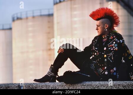 Punk ROCKER Matt Belgrano, 'The Postcard punk', Londra, Inghilterra, Regno Unito, circa anni '80 Foto Stock