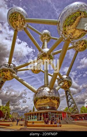 Atomium di Bruxelles, eretto per il 1958 Bruxelles Fiera Mondiale, Belgio. Foto Stock