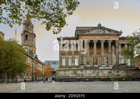 Autunno a Preston centro città Harris Museum, galleria d'arte e biblioteca nel centro della città Foto Stock