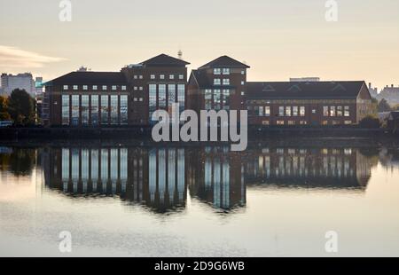 Autunno a Preston Docks e Harbour House Foto Stock