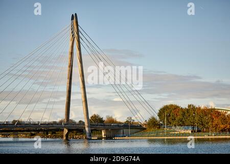 Autunno al molo di Southport e al ponte Marine Way Foto Stock