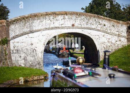 Mattina piena di impegni presso il porticciolo di Nantwich Canal Centre Cheshire sullo Shropshire Union Canal Foto Stock