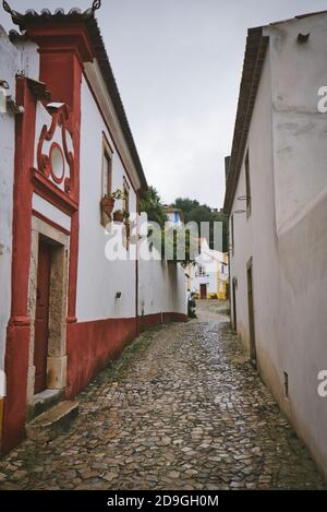 Foto delle strade di Obidos Portogallo senza persone Foto Stock