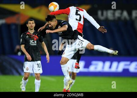 ROTTERDAM, PAESI BASSI - NOVEMBRE 05: L-R:Konstantin Maradishvili di CSKA Moskou, Rigeciano HAPS di Feyenoord durante la partita UEFA Europa League tra Feyenoord e CSKA Moskva il 05 novembre 2020 a Rotterdam, Paesi Bassi (Foto di Yannick Verhoeven/Orange Pictures) Foto Stock