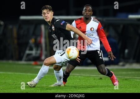 ROTTERDAM, PAESI BASSI - NOVEMBRE 05: L-R: Konstantin Maradishvili di CSKA Moskou, Rigeciano HAPS di Feyenoord durante la partita UEFA Europa League tra Feyenoord e CSKA Moskva il 05 novembre 2020 a Rotterdam, Paesi Bassi (Foto di Yannick Verhoeven/Orange Pictures) Foto Stock