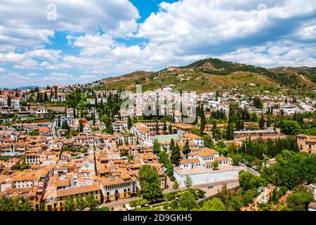 Vista sulla collina dal Palazzo dell'Alhambra - Granada, Spagna Foto Stock