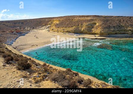 Agiba (Ageeba) significa ‘miracolo’ in arabo, e Agiba Beach, a circa 24 km a ovest di Marsa Matruh, è proprio questo. E' una piccola, spettacolare insenatura, accessibile Foto Stock