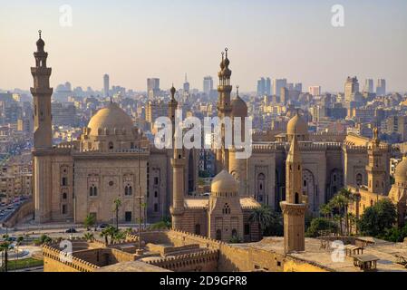 Una delle attrazioni turistiche più popolari del Cairo è la Cittadella, che ospita numerosi musei, antiche moschee e altri siti, situati su uno sperone di Foto Stock