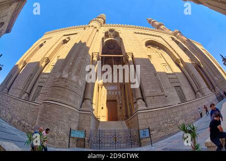 Visita l'altra moschea che si trova proprio accanto ad essa, la moschea di Refaa'i. Vedere queste due moschee da una distanza fa pensare che sono una moschea Foto Stock