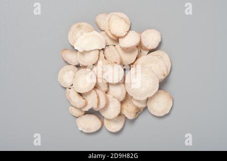 Vista dall'alto BaiShao o Paeoniae Radix Alba o White Peony Radice Foto Stock