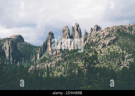 Splendide formazioni rocciose a guglie nel Custer state Park lungo il Needles Highway South Dakota Foto Stock