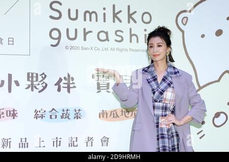 Alyssa Chia, attrice e ospite televisivo taiwanese, è l'acronimo di Sumikko Gurashi food brand, evento promozionale a Taipei, Taiwan, 7 ottobre 2020. Foto Stock