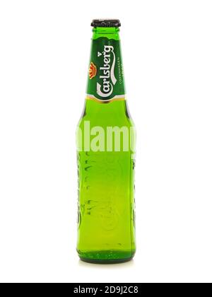 BUCAREST, ROMANIA - 12 GENNAIO 2016. Birra Carlsberg, bottiglia di vetro da 330 ml Foto Stock