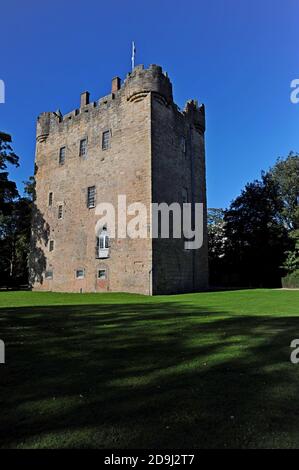 Alloa Tower, una storica torre fortificata del XIV secolo, che ospita la VI famiglia Erskine e il conte di Mar, Alloa, Clackmannanshire, Scozia Foto Stock