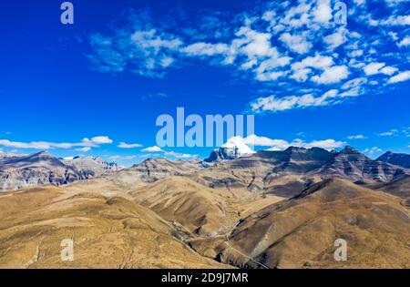 --FILE--Monte Kailash a Taqin, Baga Township, Burang County, Prefettura di Ngari, Regione Autonoma del Tibet della Cina sudoccidentale, 27 settembre 2020. *** Loca Foto Stock