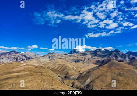 --FILE--Monte Kailash a Taqin, Baga Township, Burang County, Prefettura di Ngari, Regione Autonoma del Tibet della Cina sudoccidentale, 27 settembre 2020. *** Loca Foto Stock